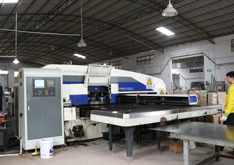 鍵特車間設(shè)備